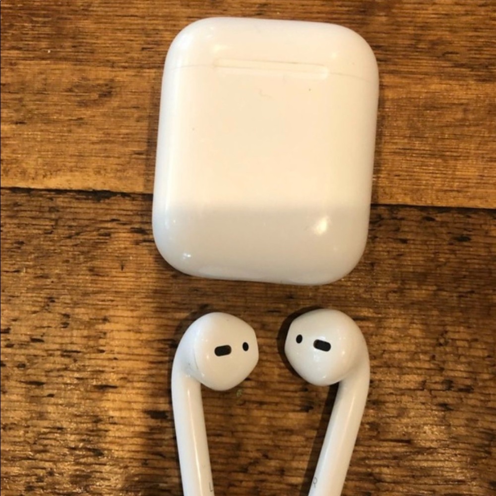 Apple AirPods first generation with charging case